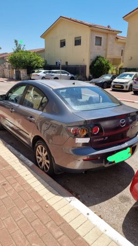 מודעת רכב מאזדה 3