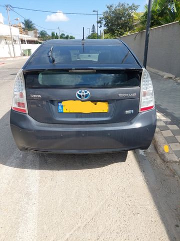מודעת רכב טויוטה פריוס
