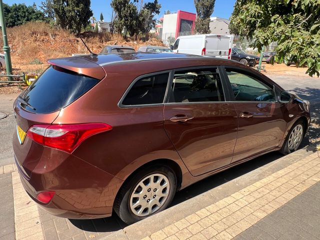 יונדאי i30
