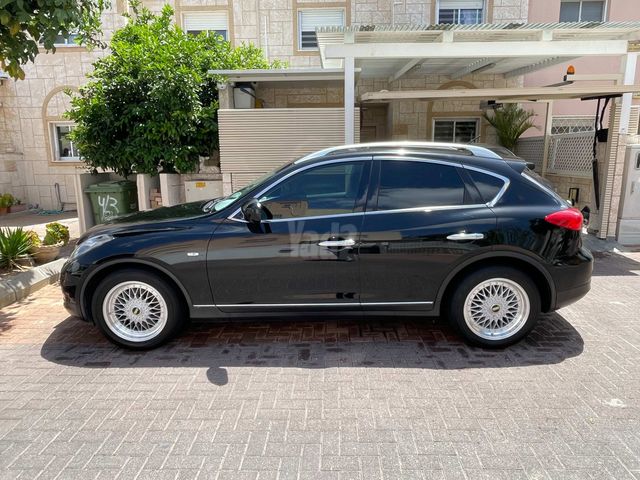 אינפיניטי G37
