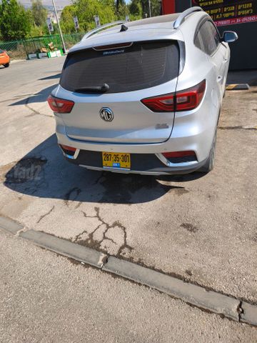 אם ג'י ZS