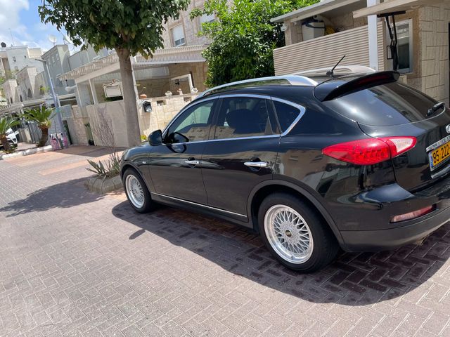 אינפיניטי G37