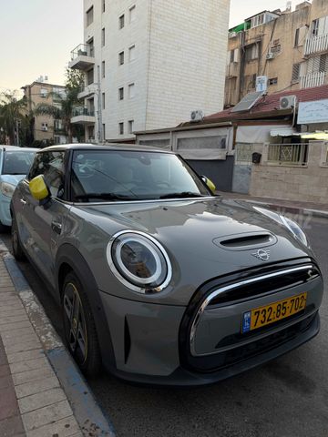 מודעת רכב מיני קופר SE (חשמלית)