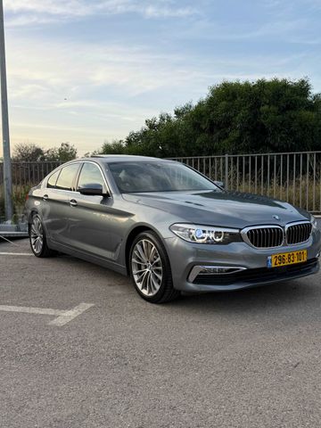 סדרה 5 Exclusive 530e פלאג-אין אוט׳ 2.0 (252 כ״ס)