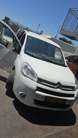 מודעת רכב סיטרואן ברלינגו