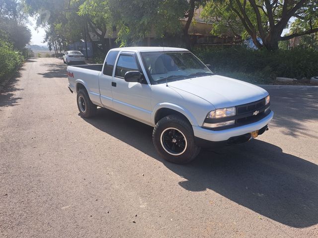 סונומה 4X4 אוט׳ 4.3 (190 כ״ס)