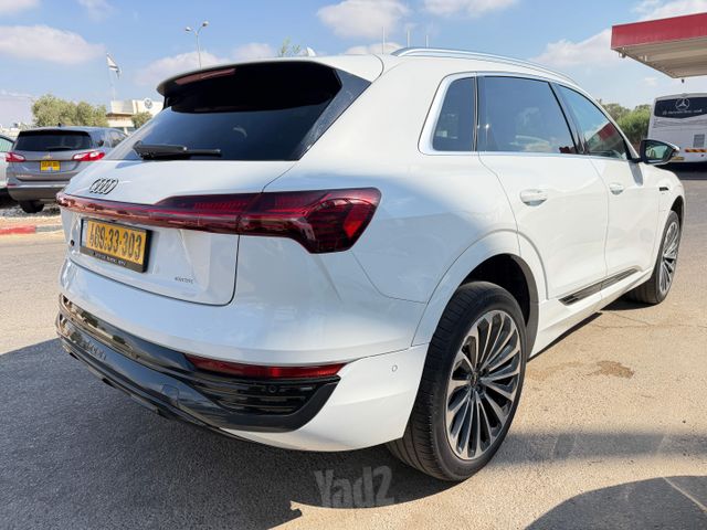 אאודי Q8 e-tron