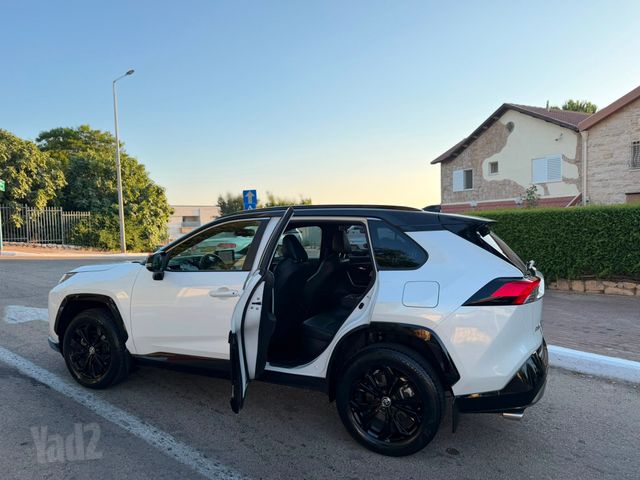 טויוטה RAV4