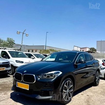 ב מ וו X2