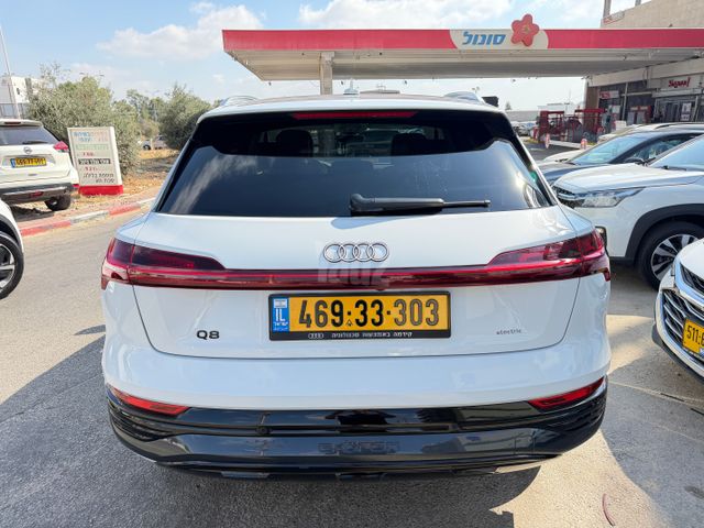 אאודי Q8 e-tron
