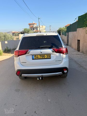 מיצובישי אאוטלנדר