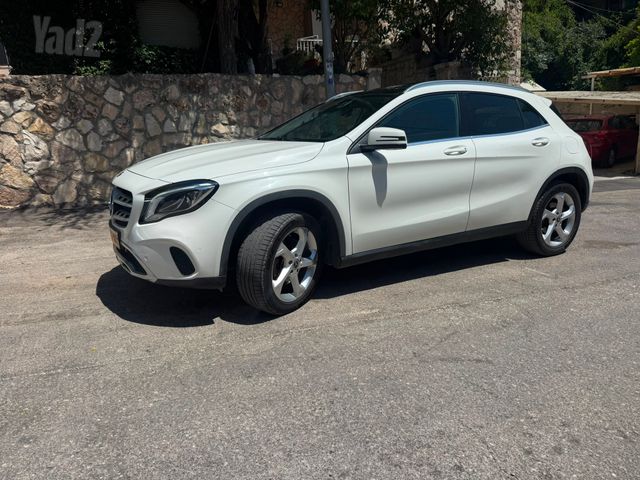 מרצדס-בנץ GLA