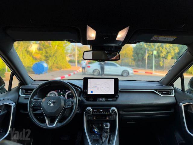 טויוטה RAV4
