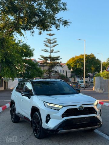 טויוטה RAV4