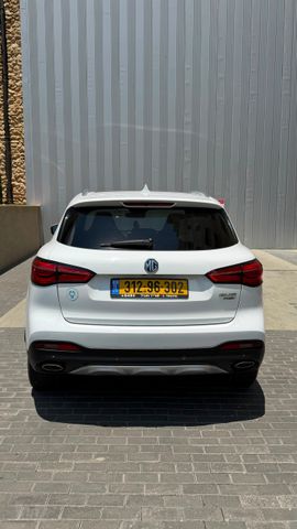 מודעת רכב אם ג'י EHS PHEV