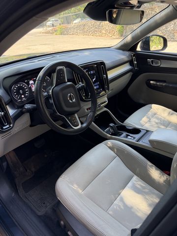 מודעת רכב וולוו XC40