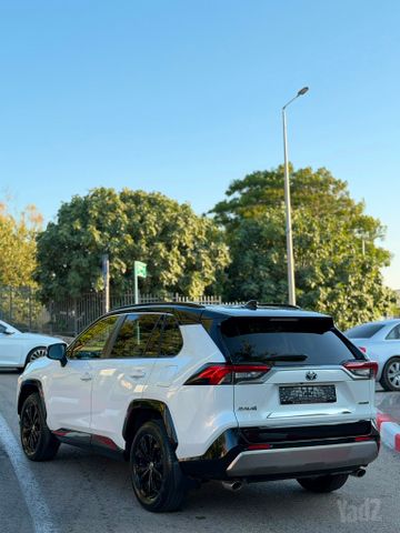 טויוטה RAV4