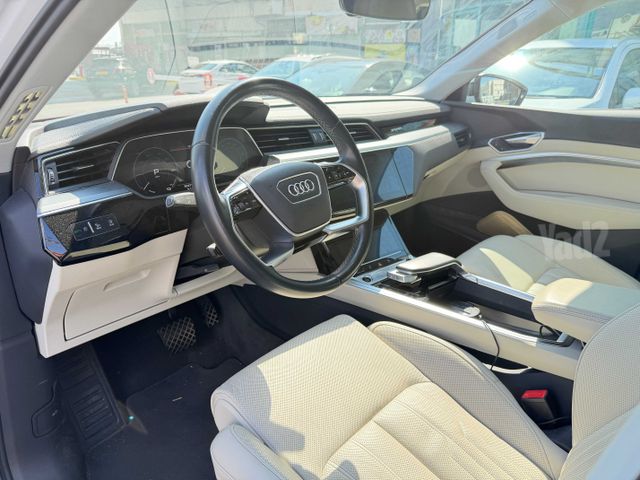 אאודי Q8 e-tron