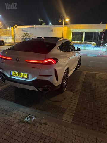 ב מ וו X6