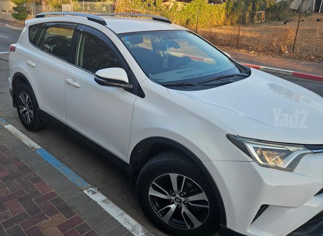 טויוטה RAV4