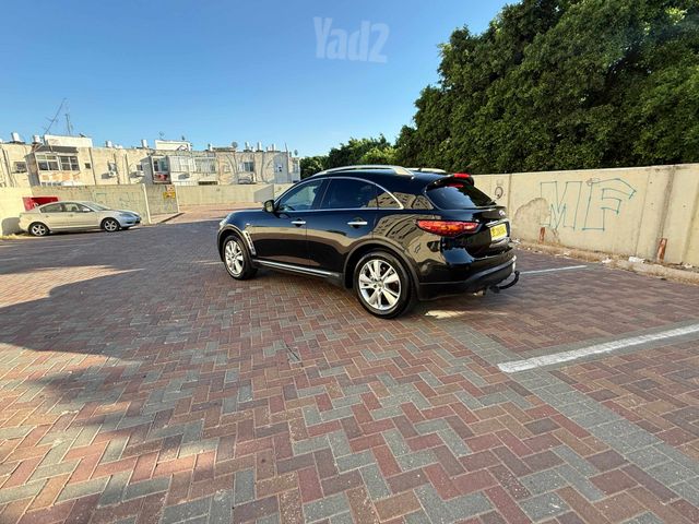 מודעת רכב אינפיניטי QX70 2