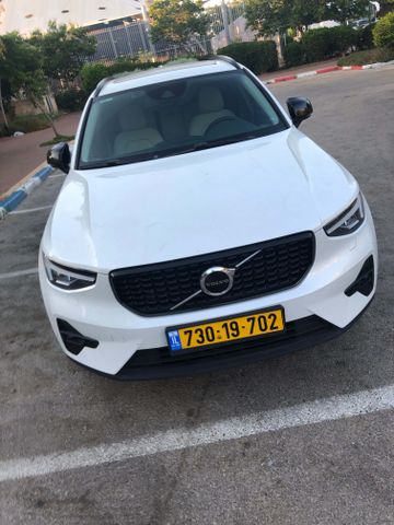מודעת רכב וולוו XC40
