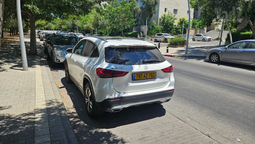 מרצדס-בנץ GLA