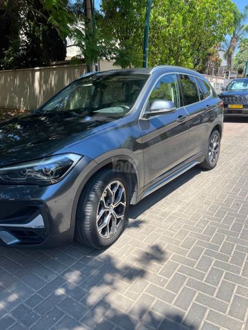 ב מ וו X1