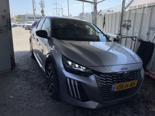 פיג'ו 208