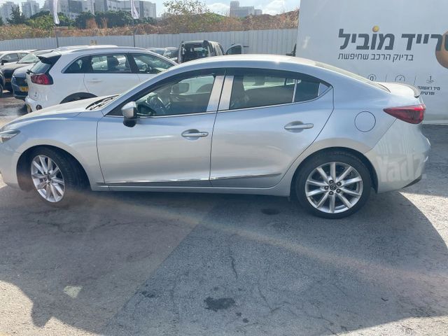 מאזדה 3