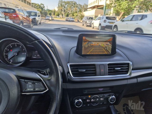 מאזדה 3