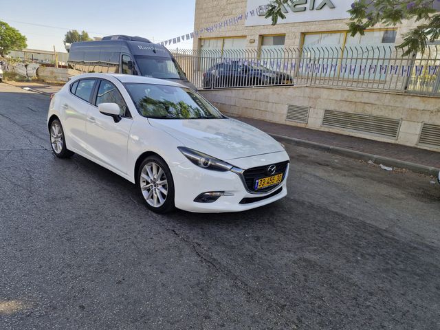 מאזדה 3