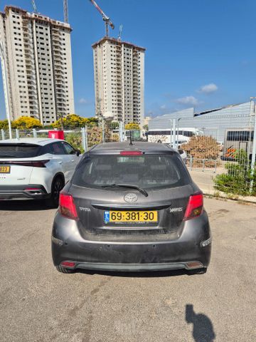 טויוטה יאריס