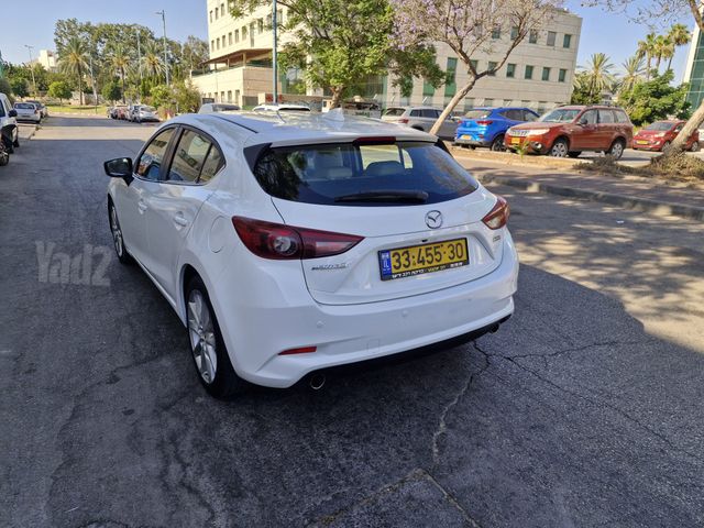 מאזדה 3