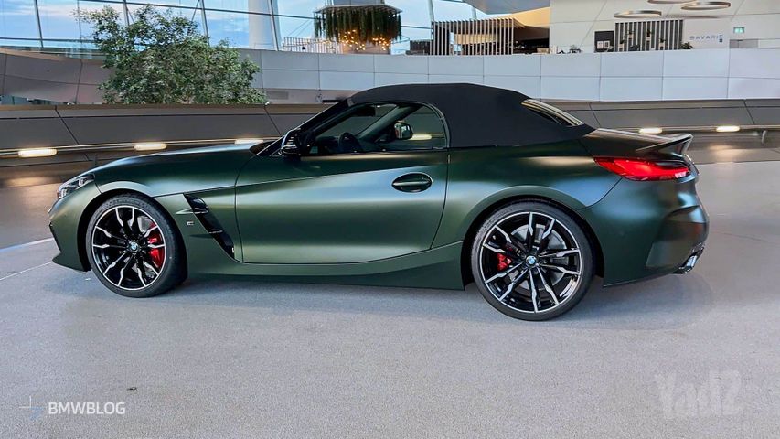 ב מ וו Z4