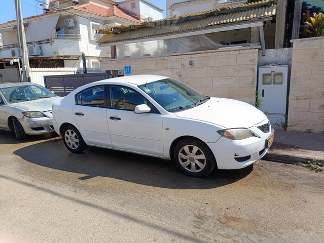 מודעת רכב מאזדה 3