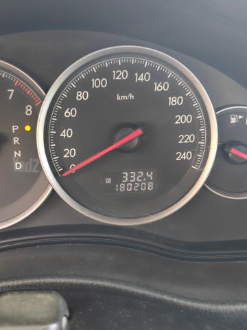 סובארו B4/לגאסי