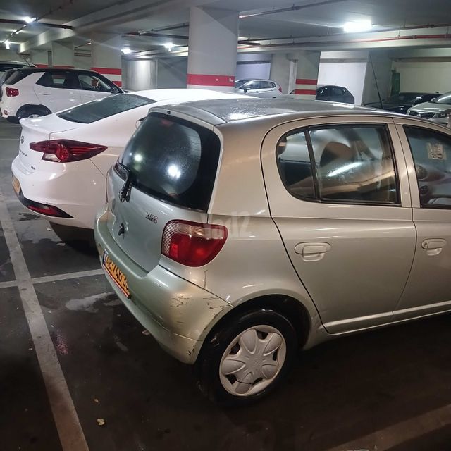טויוטה יאריס