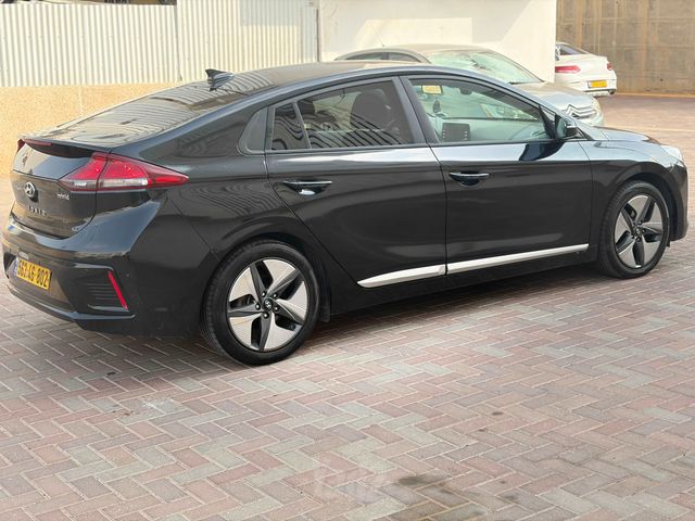 יונדאי איוניק