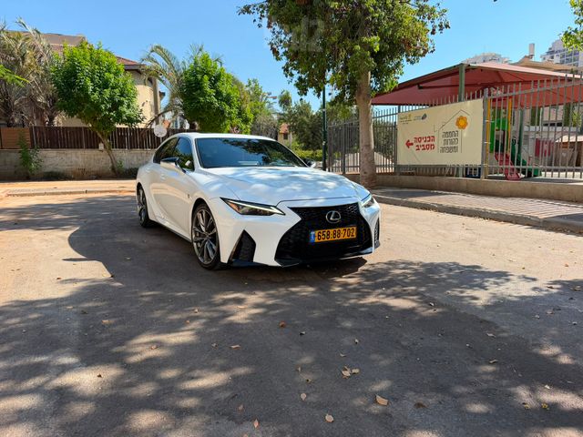 מודעת רכב לקסוס IS