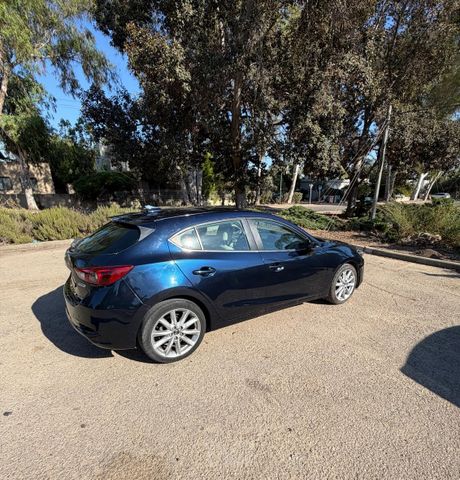 מודעת רכב מאזדה 3