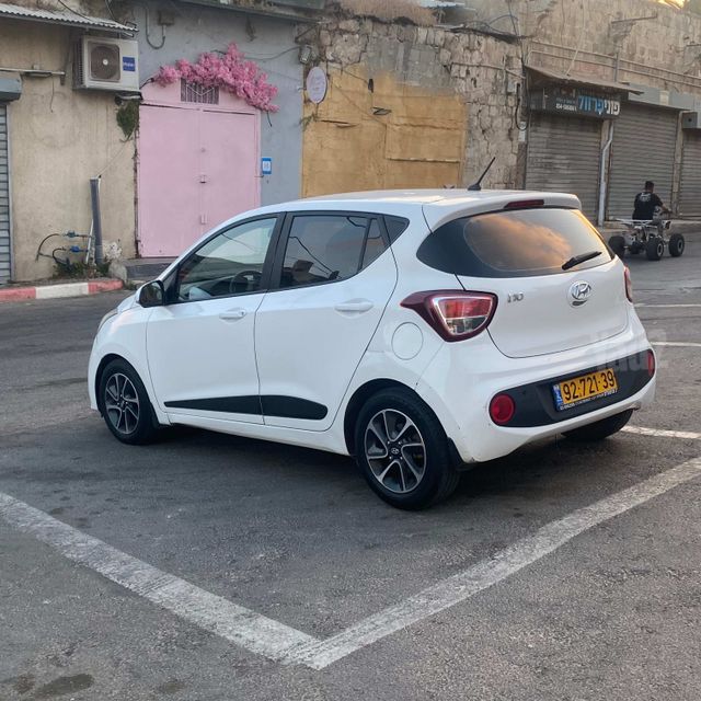 יונדאי i10