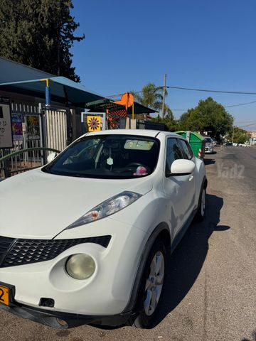 ניסאן ג'וק