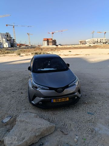 מודעת רכב טויוטה C-HR