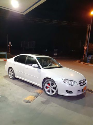 סובארו B4/לגאסי