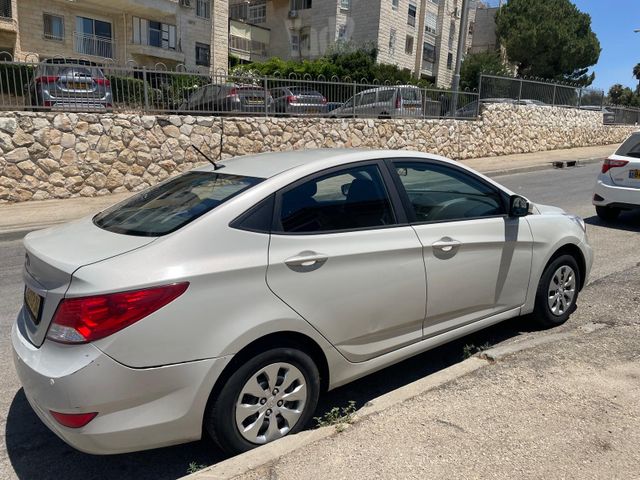 יונדאי אקסנט i25