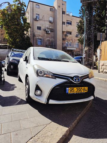 טויוטה יאריס