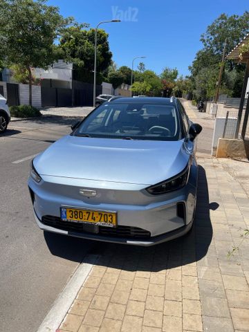 מודעת רכב ג׳ילי Geometry C