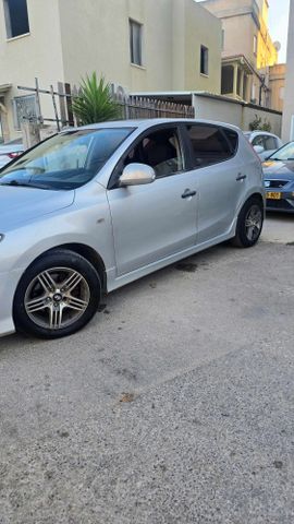 יונדאי i30