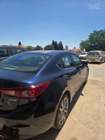 מודעת רכב מאזדה 3